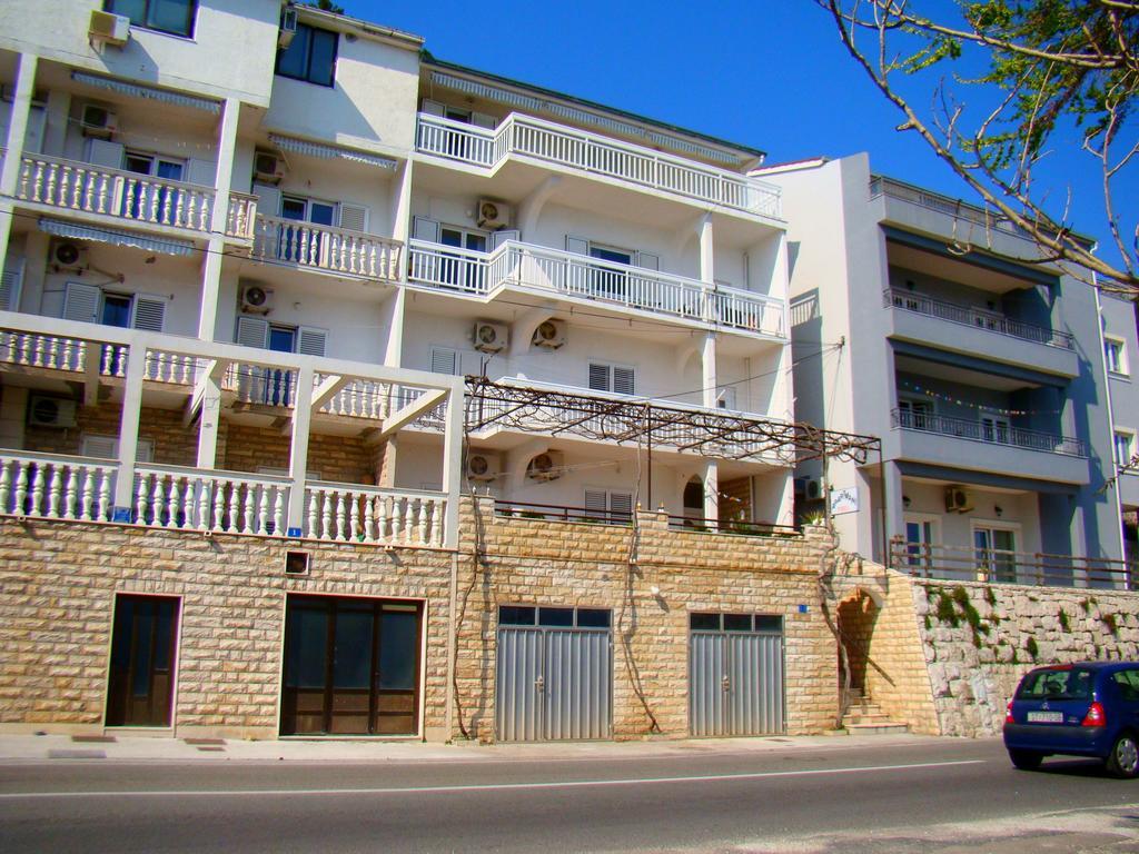 Apartments Anka Duće エクステリア 写真